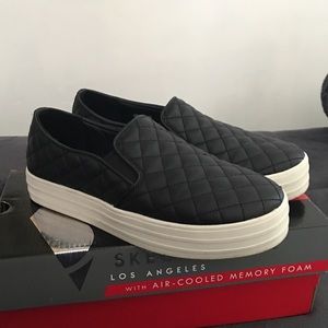 Women’s Slip On Skechers Size 7